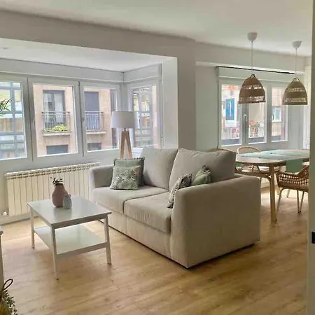 A Estrenar En Centro Gijon. Fibra-tv דירה